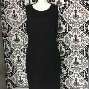 Black sheath dress. Perfect for any occasion!